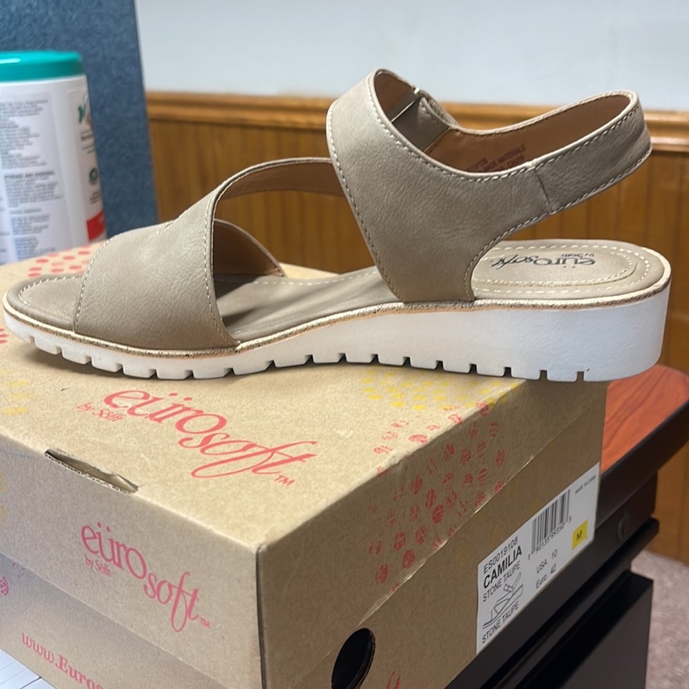 Euro Soft Camilia Stone Taupe Sandals - Picture 4 of 5